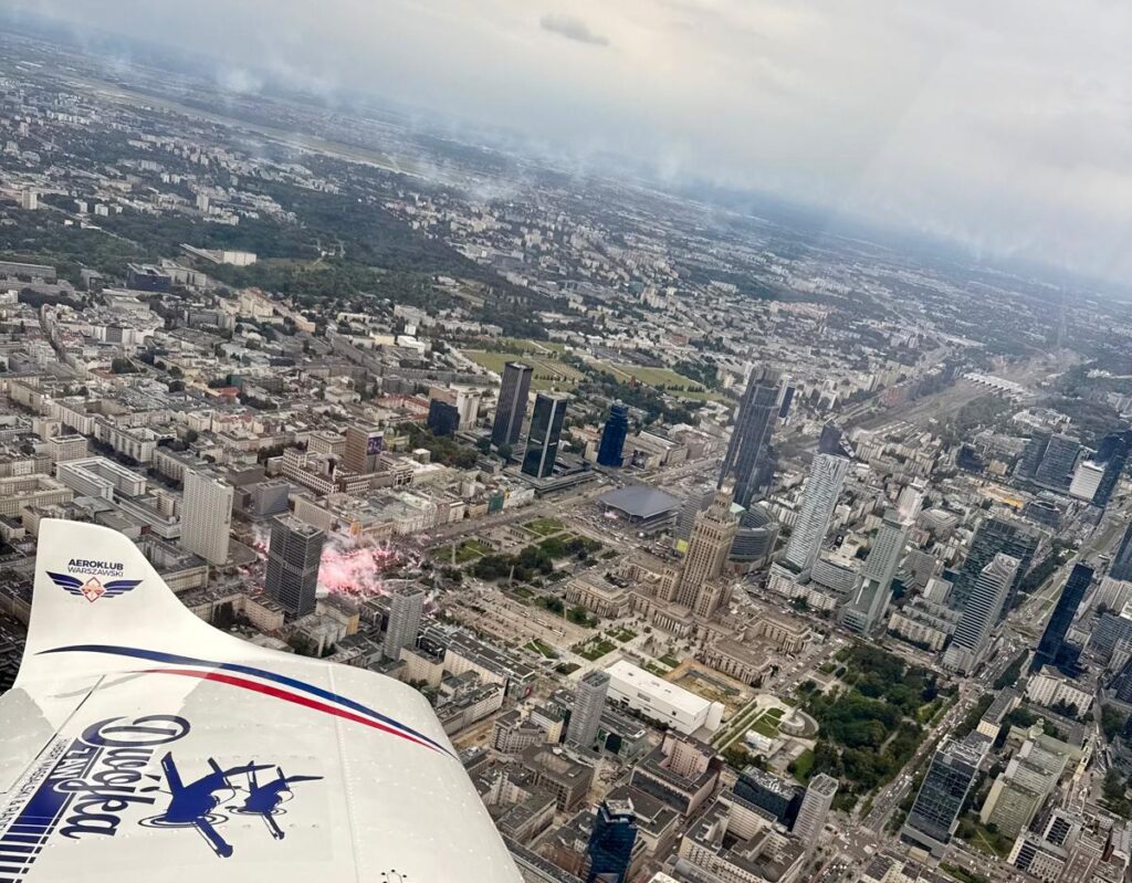 „Godzina W” – Przelot samolotów nad Warszawą